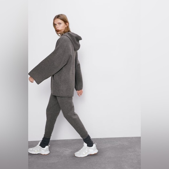 NWOT ZARA Knit Oversized Hoodie Sweater - Picture 1 of 13